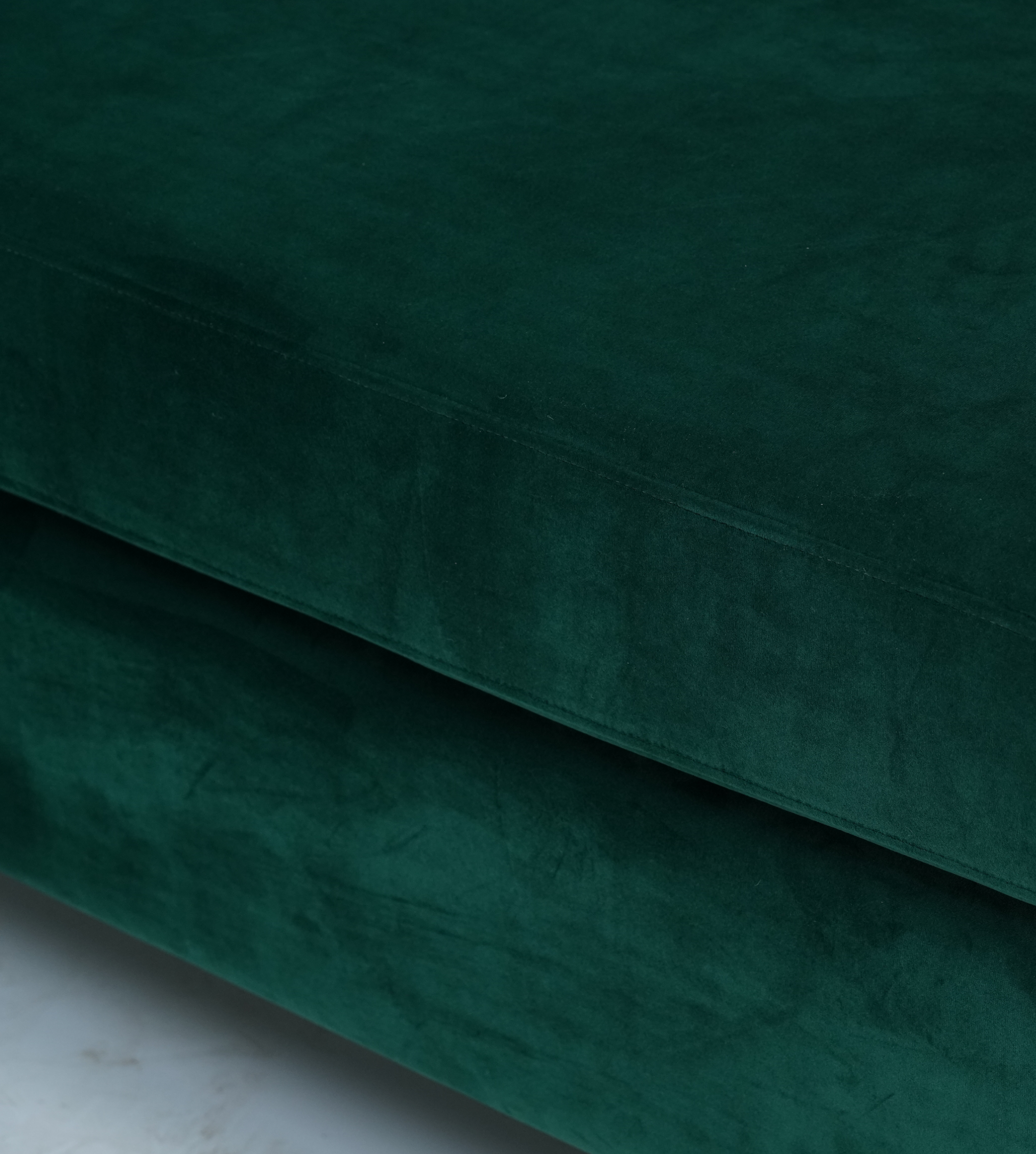 Sophisticated 3-seater sofa