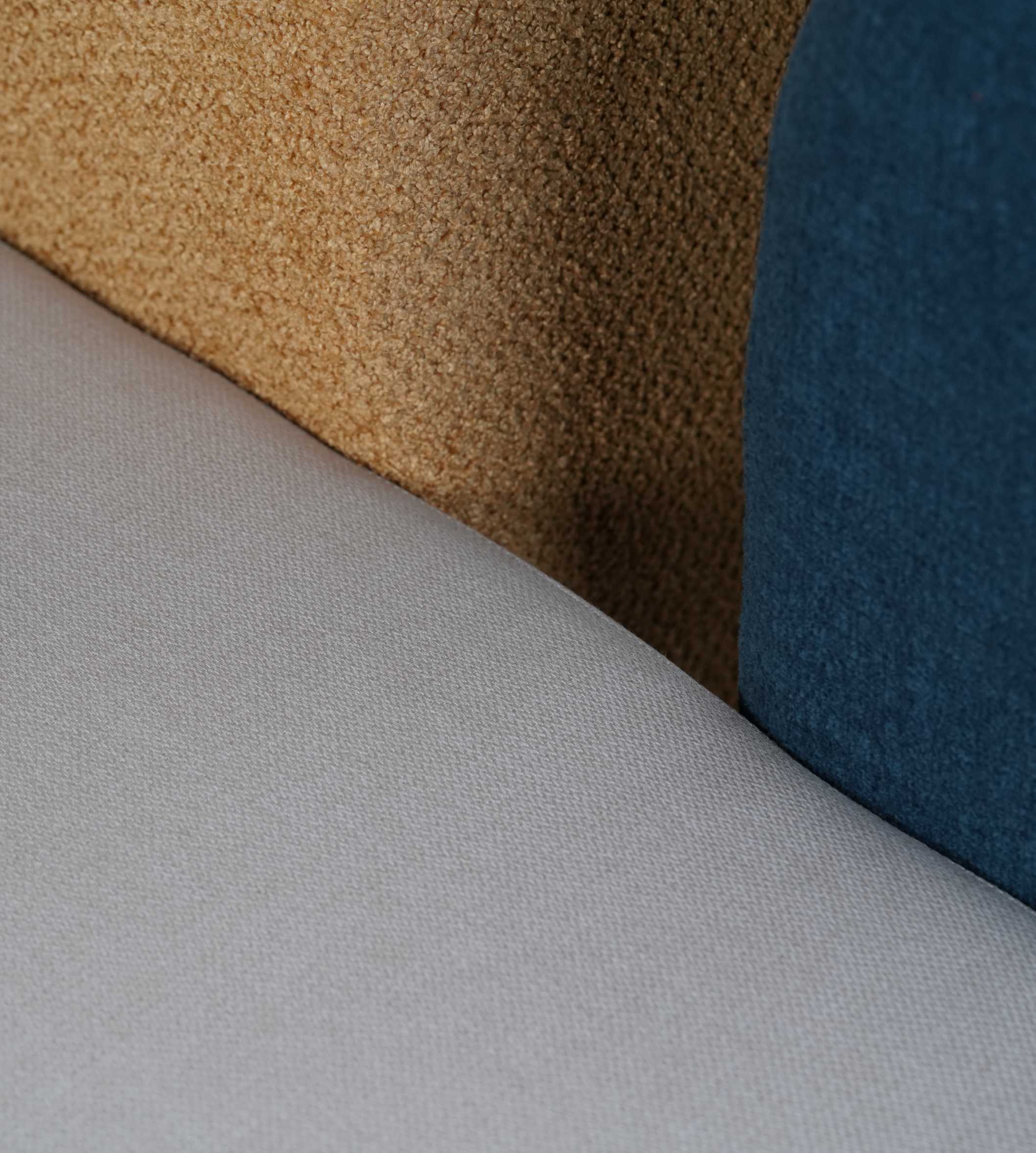Three-Seater Curved Back Sofa